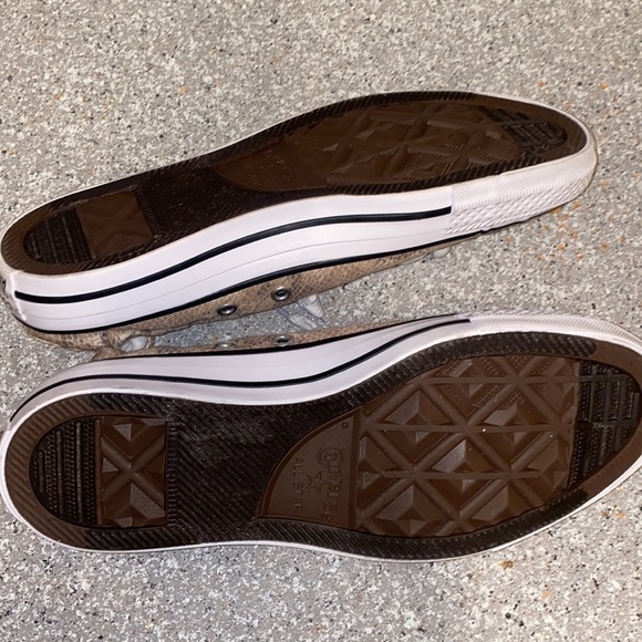 Converse women’s like new never worn no box - Picture 4 of 5